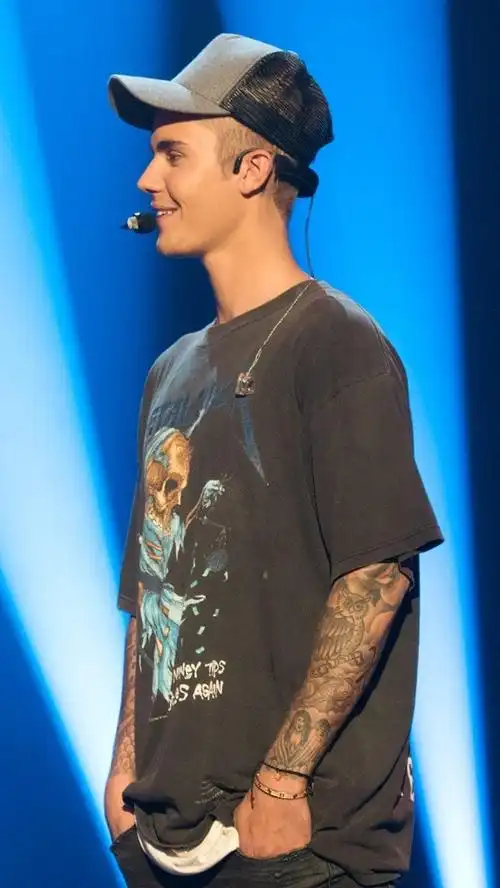 justinbieber# 每日手机壁纸走一波[小黄人.