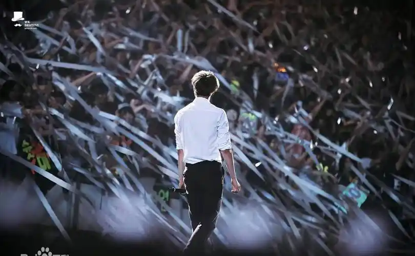 他曾被sm公司无情拒绝,出道即在天团大势,更是少有的登顶爱豆_金钟仁