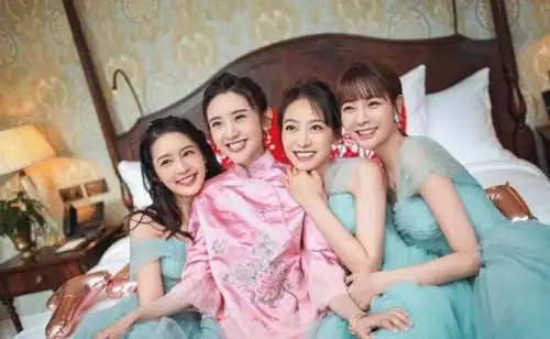 当初佟丽娅婚礼,"伴娘团"被人看不起,现在好,你高攀不起