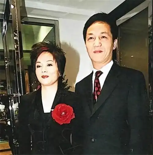 入狱后嫌太热给牢房装空调,服刑期间净赚30亿|阿毛|毛玉萍|上海市