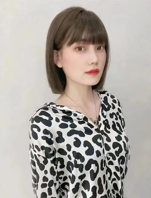 夏季最火女士短发有哪些?15款送给大家,越剪越时尚插图2