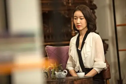 高露《完美关系》神秘身份浮出水面!精湛演技一展角色驾驭力