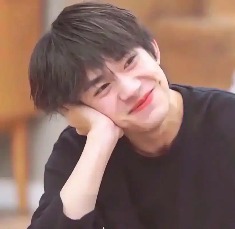 头像合集来啦#易烊千玺#头像#玺子哥#娱乐评论大赏 - 抖音