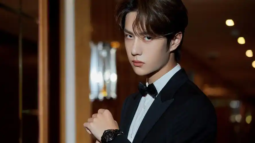 31m上传时间:2020-06-16壁纸标签:王一博陈情令明星风尚壁纸封面图王