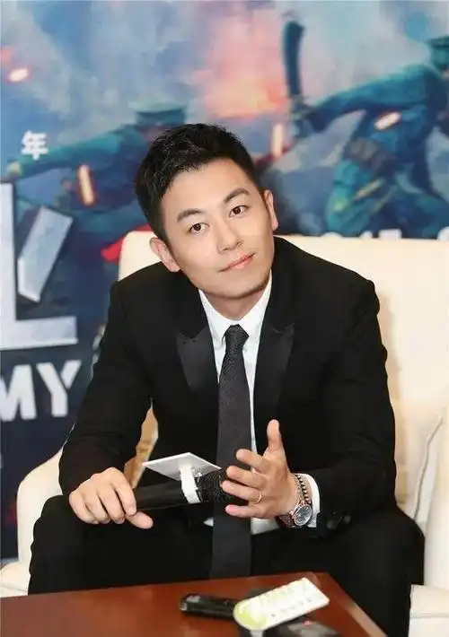 "狂妄自大"的朱亚文,走到这一步怪谁?