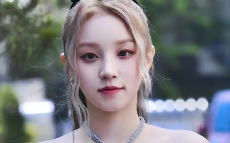 宋雨琦高马尾辣妹造型新闻图直出!