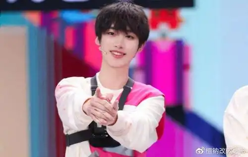 《快乐大本营》:胡先煦模仿秀引爆全场,丁程鑫被吓,脸色大变