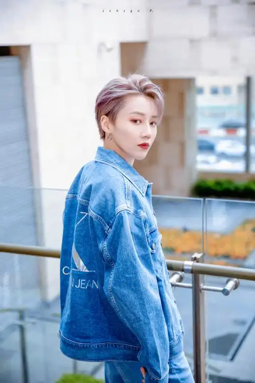 刘雨昕ck内衣代言人