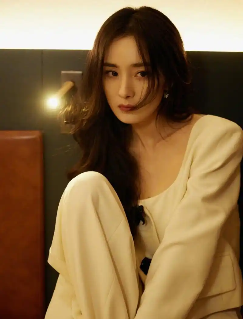 杨幂高清壁纸头像(八)[爱你]