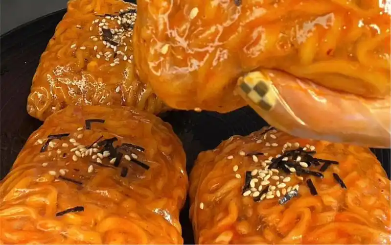 比初恋还香的春卷火鸡面!