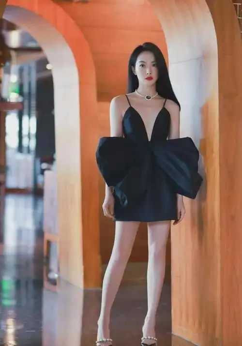 宋茜瘦成排骨胸了?这波身材管理真的到位!