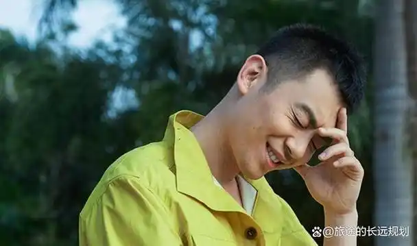 朱亚文,行走的荷尔蒙男明星,是备受关注的演员.