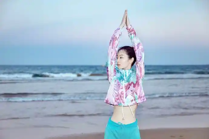 宋轶这几张运动图火了敢穿运动服亮相还笑那么甜