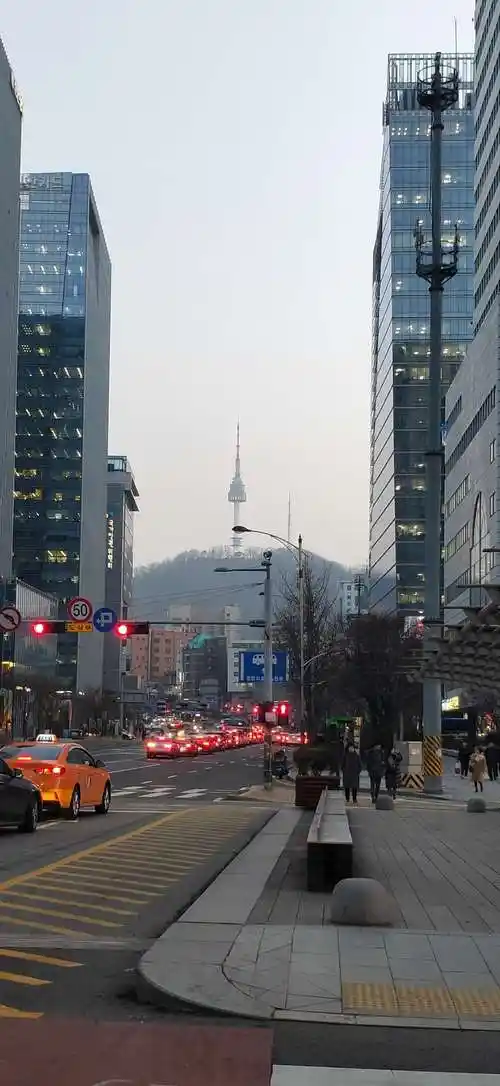 其它 韩国自由行首尔篇之一 写美篇餐后前往明洞,路上街景,市肆琳琅像