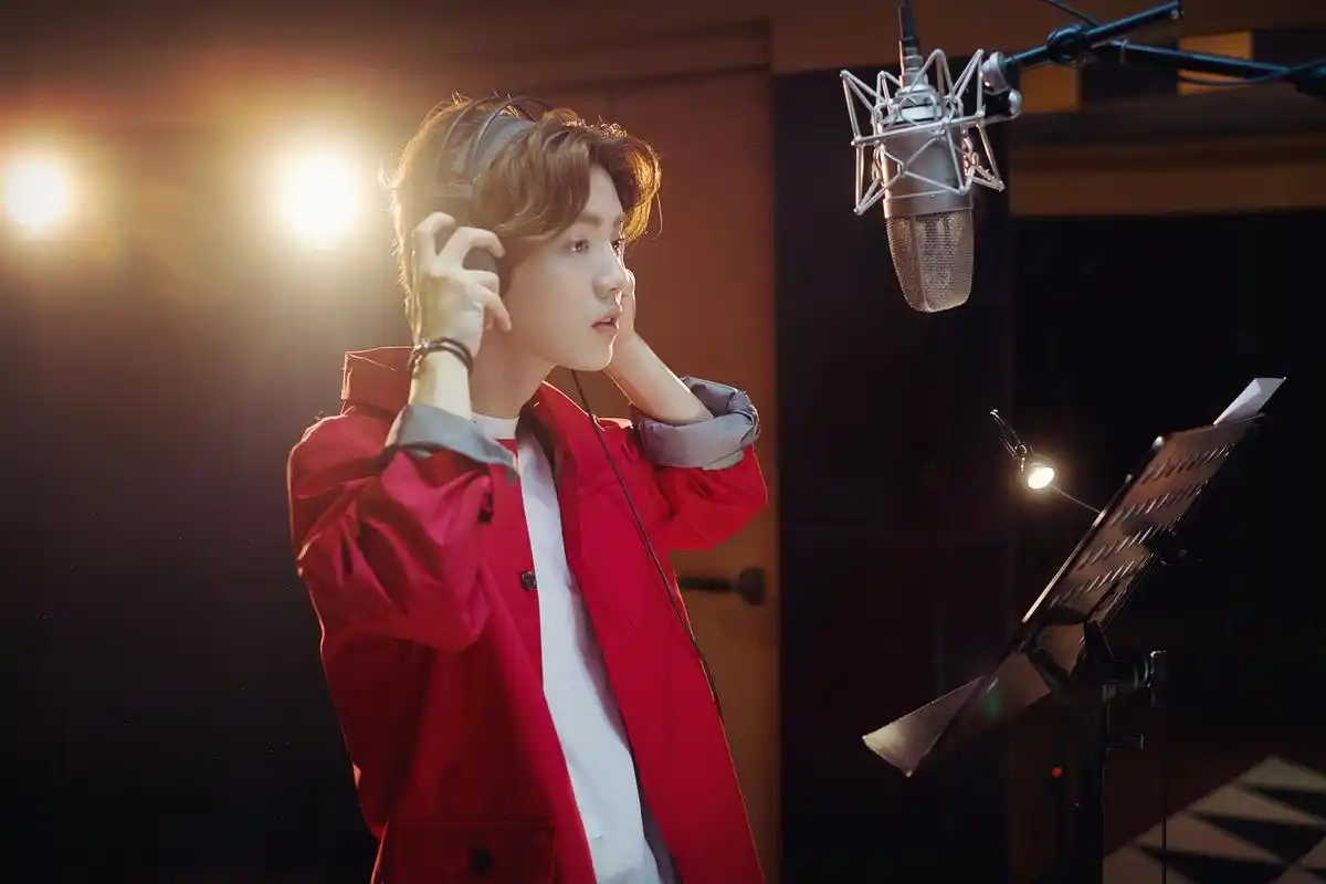 7_luhan_m @7_luhan_m 【鹿晗 男神 花美男 型男 漫画脸 二次元 壁