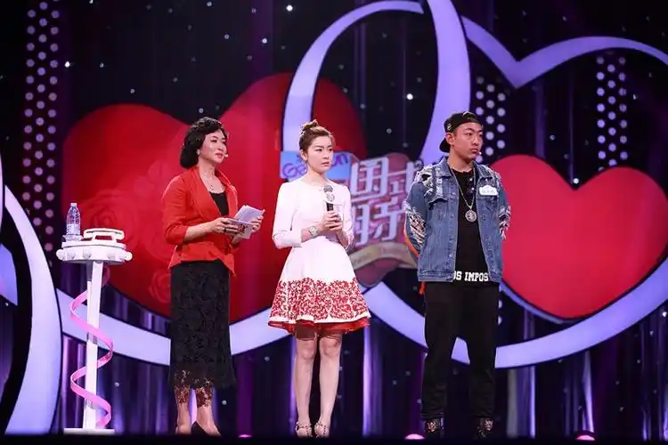 《相亲》是革新还是倒退?节目有男女俩版本