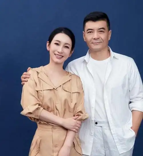 王新军:家人相继离世,如今的我不敢老去,还需要照顾老母亲|唐静