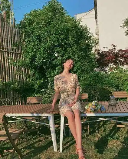 《花木兰》官方搞事!杨采钰海选视频腿粗身材差,难怪输给刘亦菲