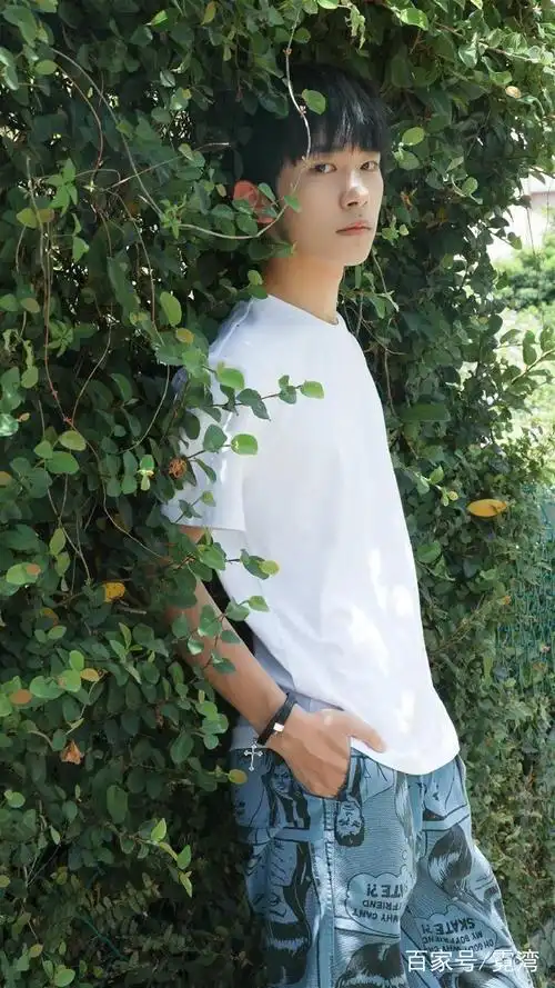 一个即将成年的帅气易烊千玺小弟弟,愿你永远自在如风