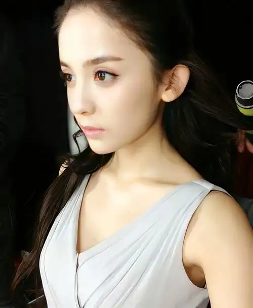 大学时期的古力娜扎