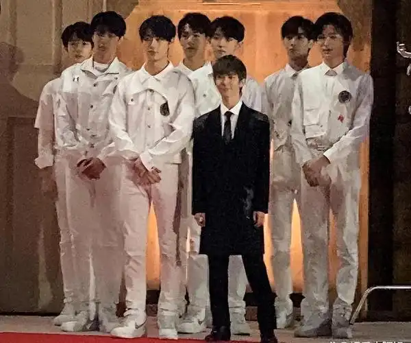 长相英俊帅气,却栽在"个子矮"上,这6位男星的身高太不懂事了