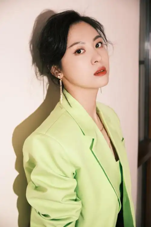 周放0306生日快乐##周放多巴胺春日写真