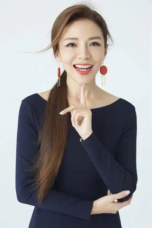 朱迅来华师了红遍半个中国的她分享拼过的青春