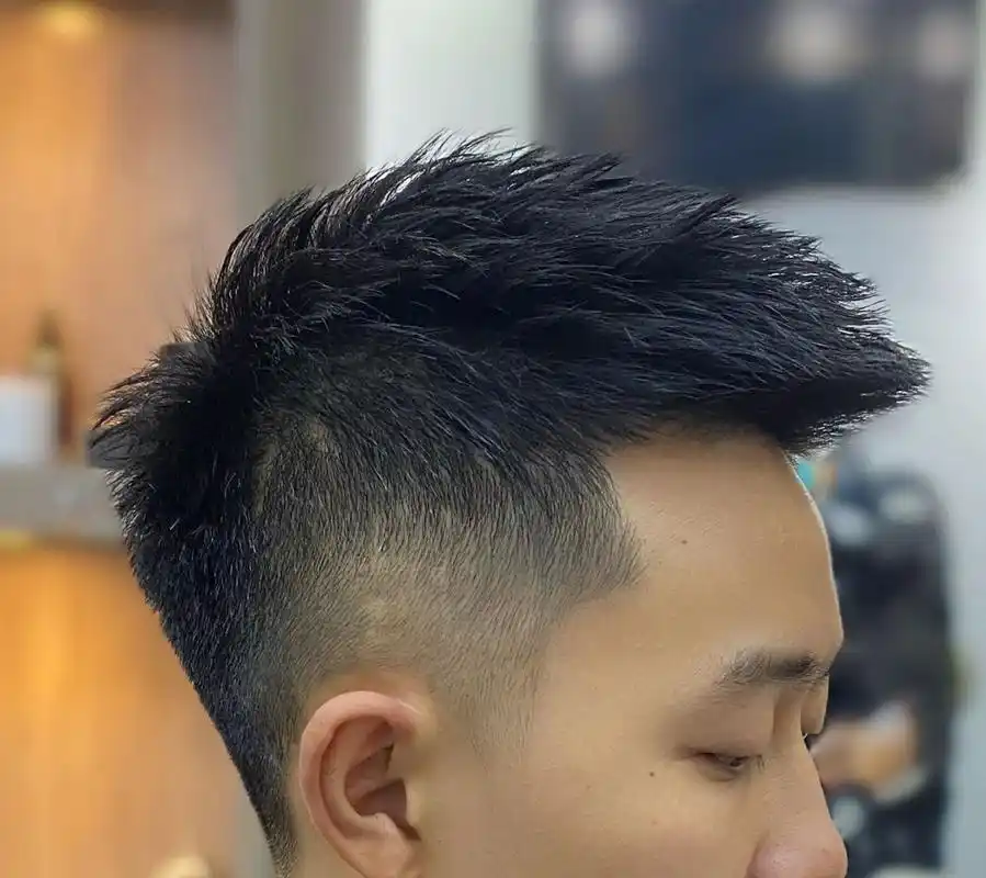 男生发型推荐:立体前刺短发 日常好打理,显精神