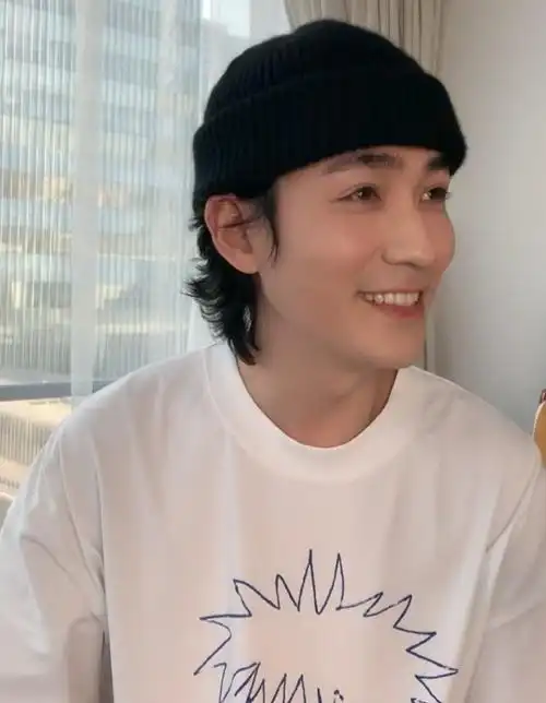 朱一龙直播##朱一龙36岁状态