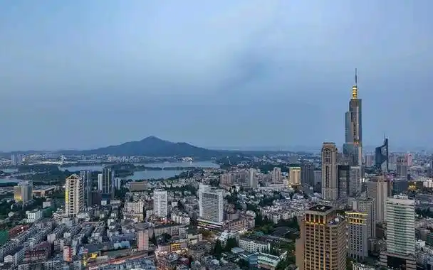 中国新一线城市排名长沙第8重庆第2南京西安无缘前5