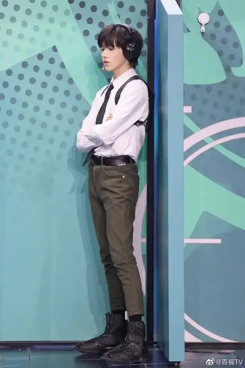 每次看到宋亚轩的饭绘