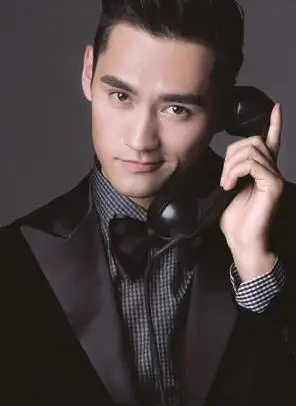 图集袁弘,1982年8月23日出生于湖北省武汉市,中国内地影视男演员,毕业