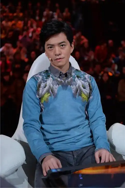 p>李健,1974年9月23日出生于黑龙江省哈尔滨市,中国内地流行乐男歌手