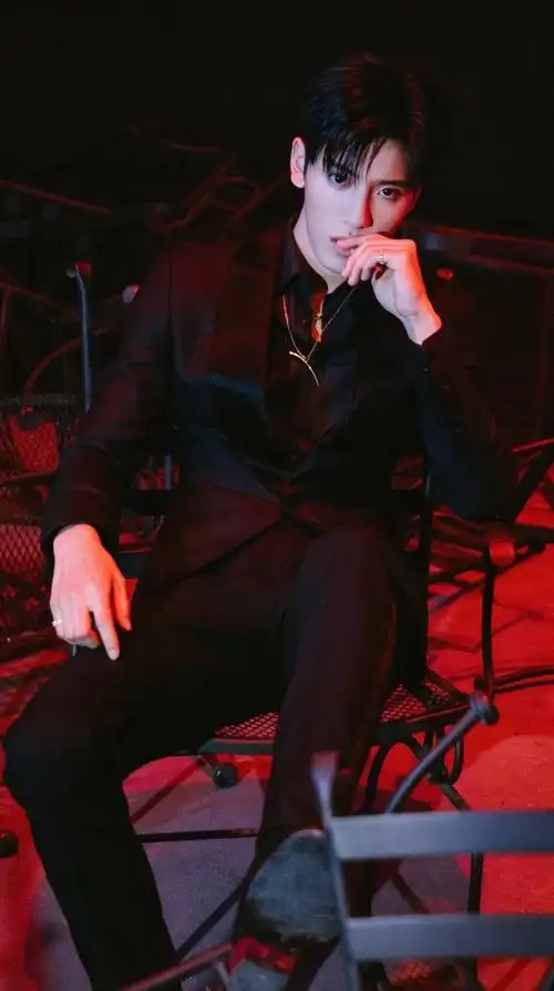 王子异的舞台来了