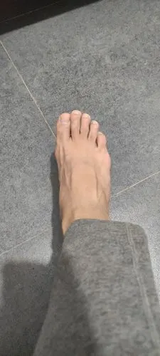 男生的脚可以好看到什么样子