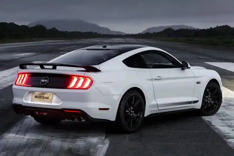 戒油了的福特野马跑得更快