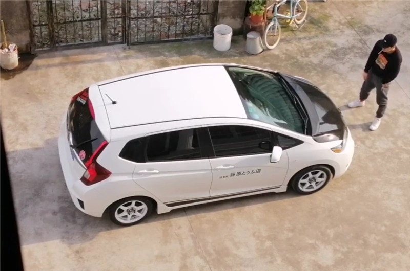 "ae86"版本田飞度,侧面贴"藤原豆腐坊",车价仅7万!