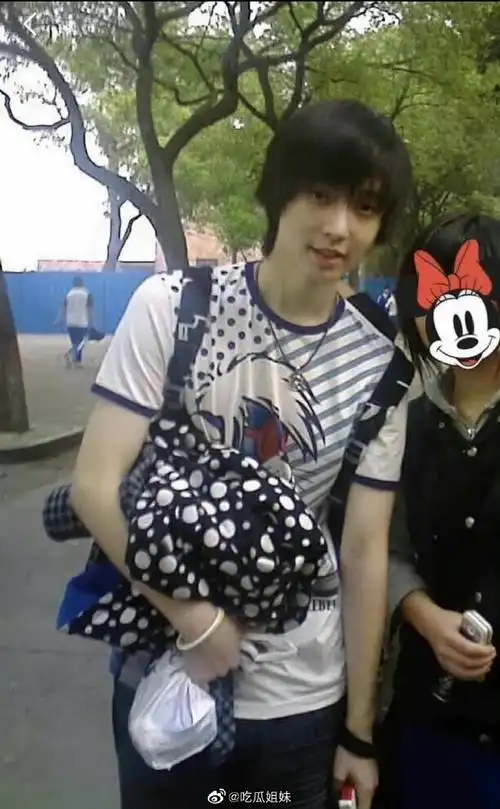 张艺兴早期旧照##张艺兴素人时期旧照