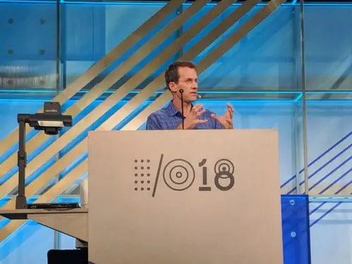 很快google brain研究部门的负责人杰夫·迪恩(jeff dean)取代了约翰