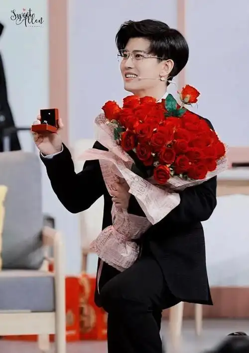 任嘉伦春晚节目好甜,网友大呼:我也想带这样的男友回家!