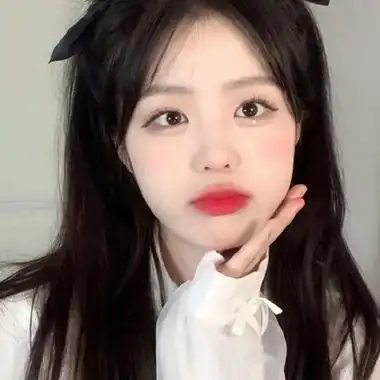 成熟优雅的精致女生头像