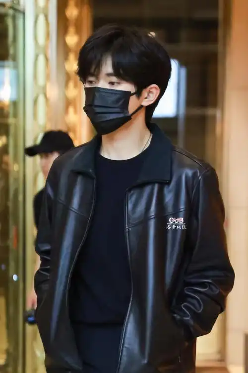 易烊千玺积家全球代言人