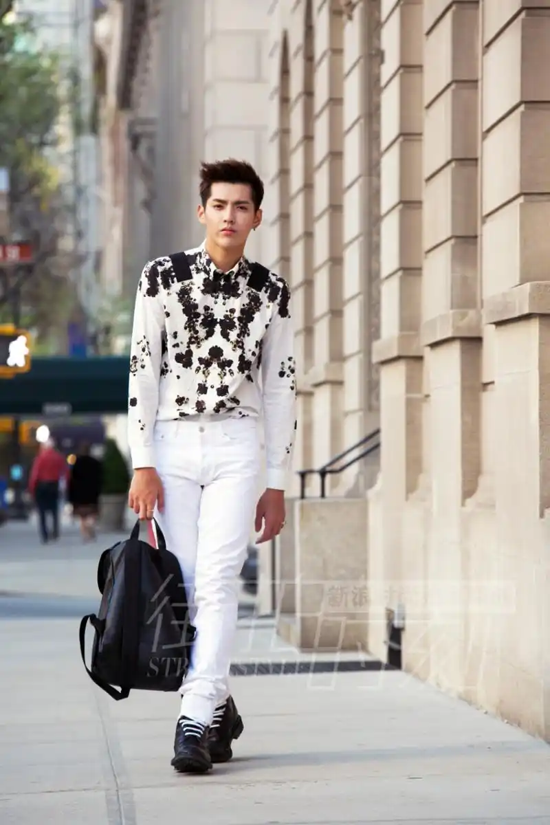 街拍时刻 吴亦凡纽约街头酷帅街拍
