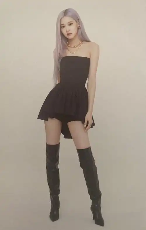 blackpink杂志内页,朴彩英变最辣小玫瑰,jennie高马尾回归