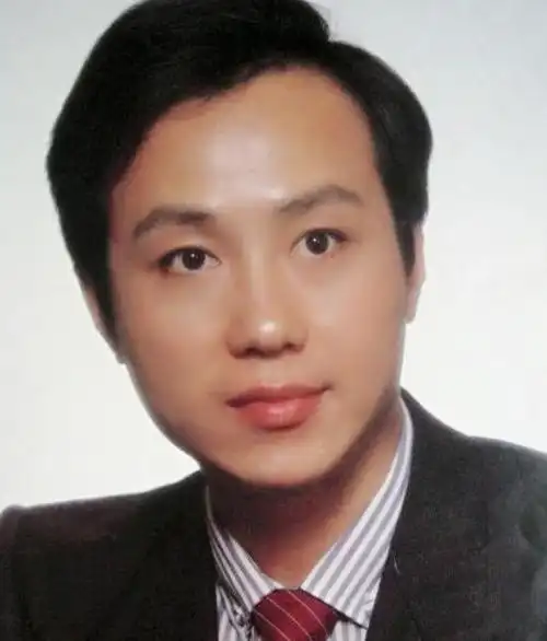 回顾罗京:去世14年,儿子出国,曾经深爱的妻子如今早已有了新归宿