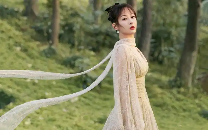 杨紫优雅浪漫高清桌面壁纸