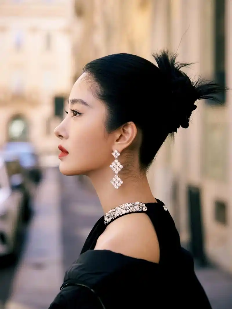 杨采钰精选写真大片,时尚美妆令人惊艳