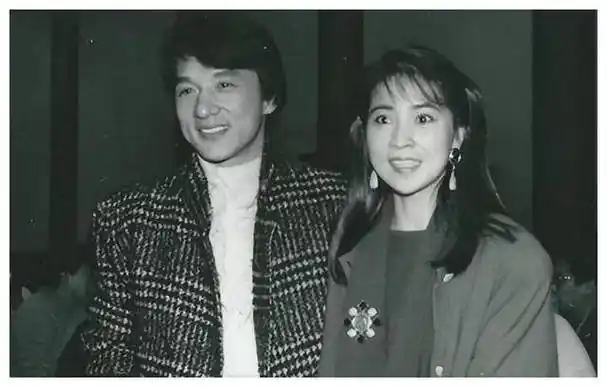 "即使有神仙老婆也难改变丑基因,孩子仍遗传突显"_外貌_成龙_美貌