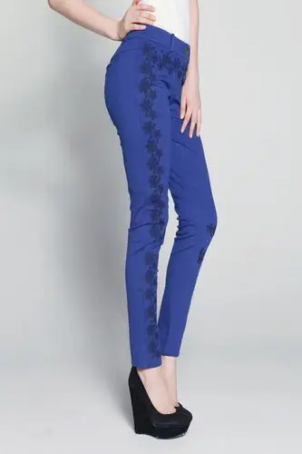 swise春款女装女裤修身绣花糖果色休闲长裤打底裤 多色裤子