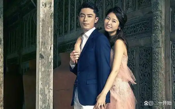 林心如晒与老公合照庆生,夫妻俩没化妆,霍建华鬓角已经有白发!